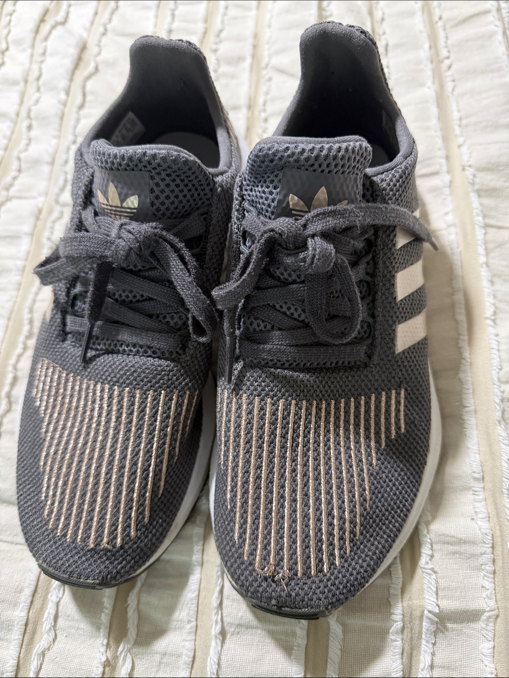adidas women 7.5/Boys 6 Gray Sneakers with Light Pink Stripe Accents